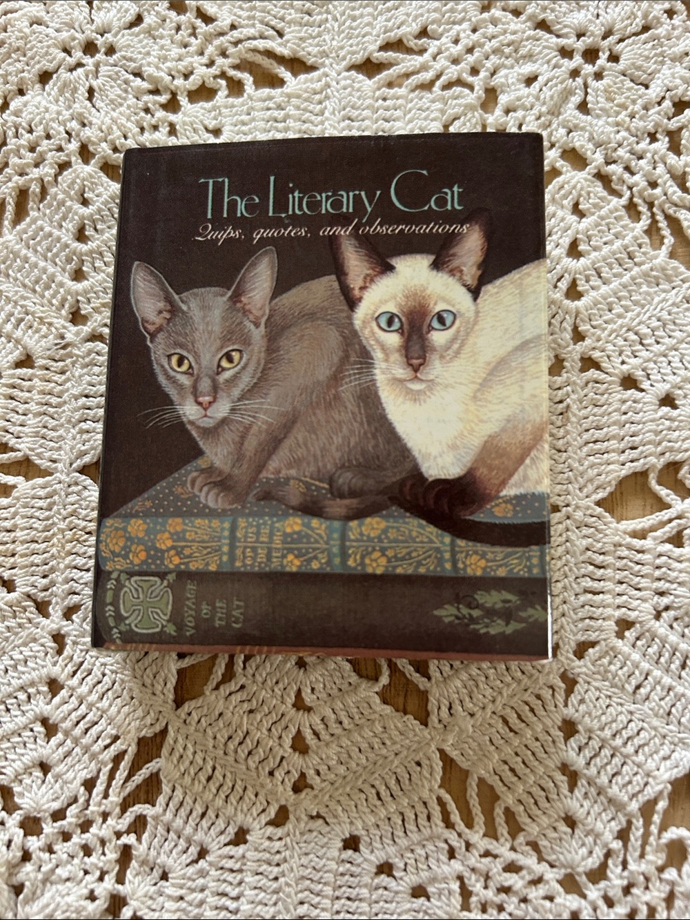 Vintage Miniature Edition Hardcover Book “The Literary Cat: Quips Quotes” New